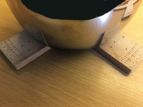 Topfuntersetzter aus Holz - ein tolles Weihnachtsgeschenk