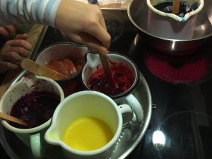 Wachs farblich sebariert schmelzen