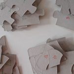 Nummerierung Idee für Puzzle. Leichter Puzzeln. Puzzel Ordnung und Sortierung. Leicht auffindbare Puzzleteile im Durcheinander. Viele Puzzle im Kinderzimmer, wo sind sie nur alle. Idee für Puzzle Ordnung im Kinderzimmer.