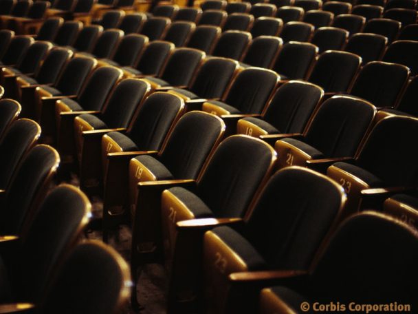 Besuch im Museum. Familien-Besuch in der Wiener Staatsoper. Gemeinsam Wiens Highlights entdecken.
