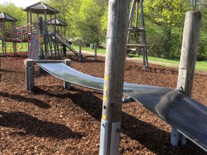 Kletter-Rutsch-Kombination am Spielplatz Roter Berg West