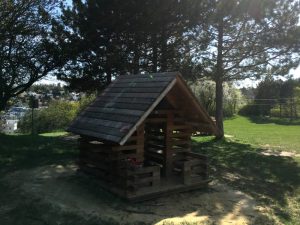 Spielhäuschen am Spielplatz Roter Berg West
