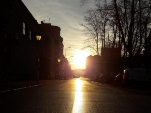 Stadt und Sonnenuntergang