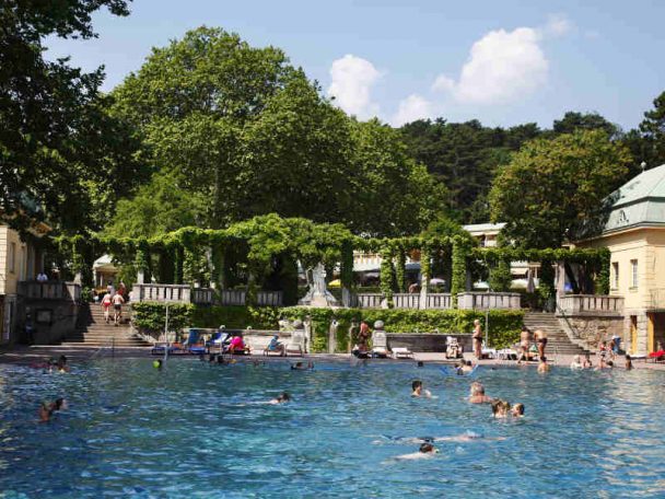 Schwimmbecken Thermalbad Vöslau