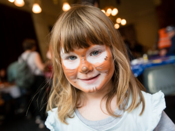 Kind geschminkt Bambi